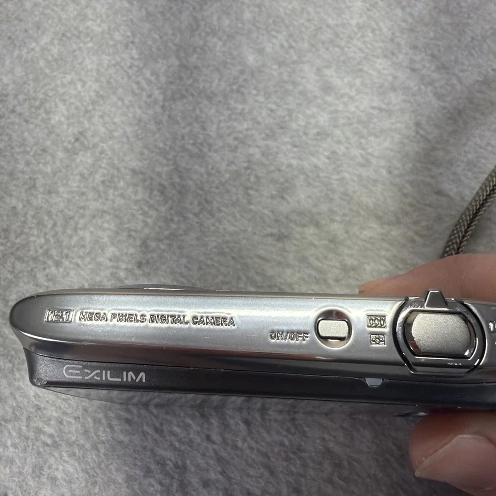 Casio Exilim EX-Z350 Digital Camera Silver For Parts Untested